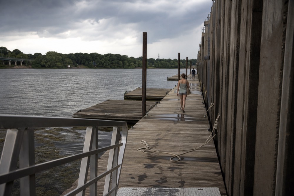 Public floating docks and bulkhead along the Savannah River at River Street, no text, no logos, no people